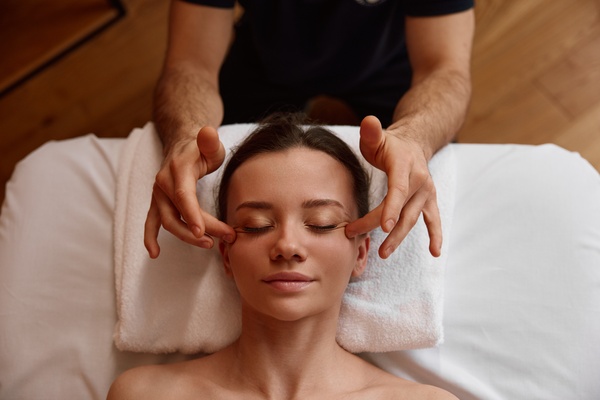 Skincare Mistakes That Make Your Skin Tired